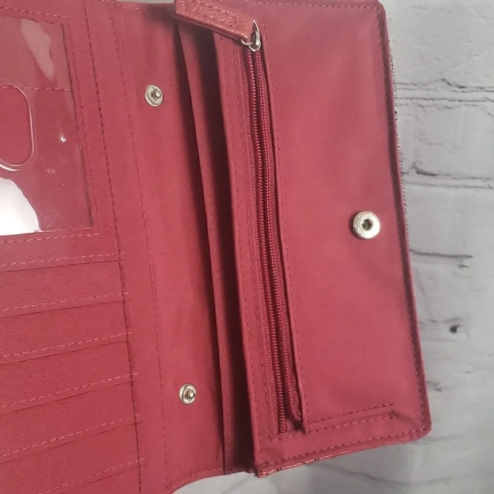 Safe Keeper's Red Wallet - Picture 2 of 4